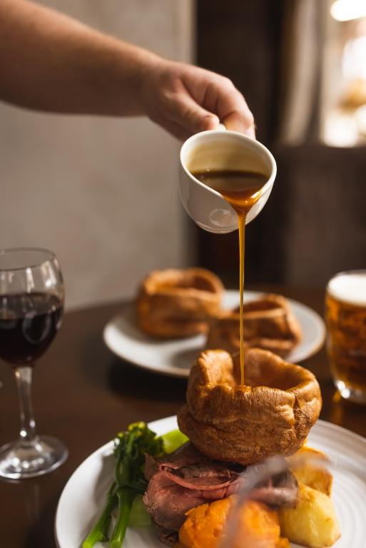 The Pied Bull - Resim 21