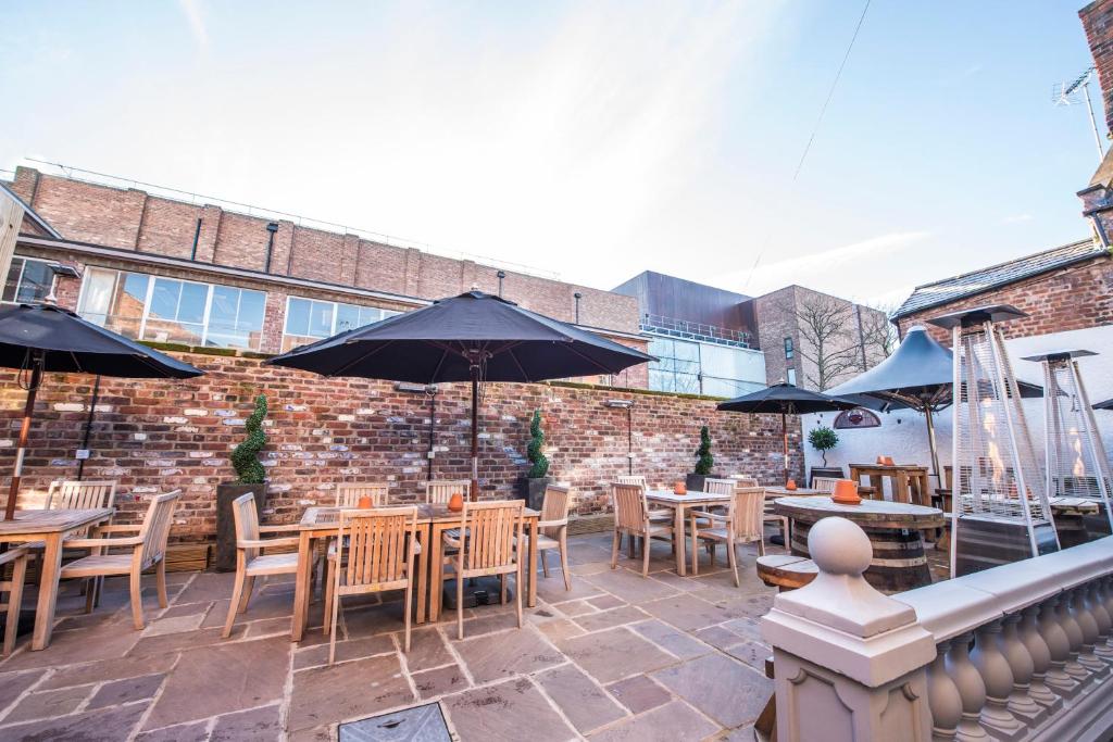 The Pied Bull - Resim 41