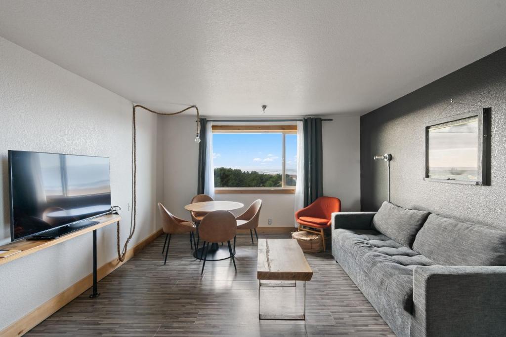 Adrift Hotel photo