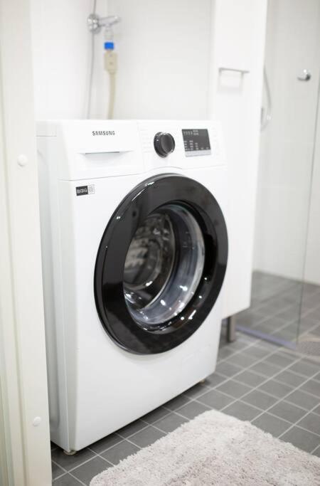 New studio apartment with free parking - 