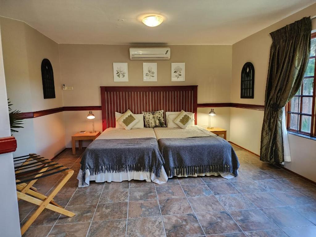 African Lion Lodge (Südafrika Rust de Winter)