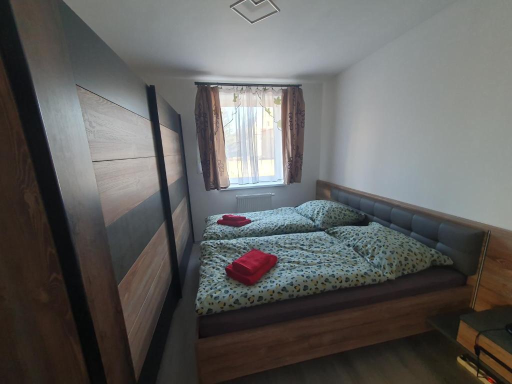 Posteľ alebo postele v izbe v ubytovaní Ubytovanie u Lili