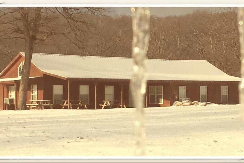 Lake Fort Smith Frontier lodge, Mountainburg (updated prices 2024)