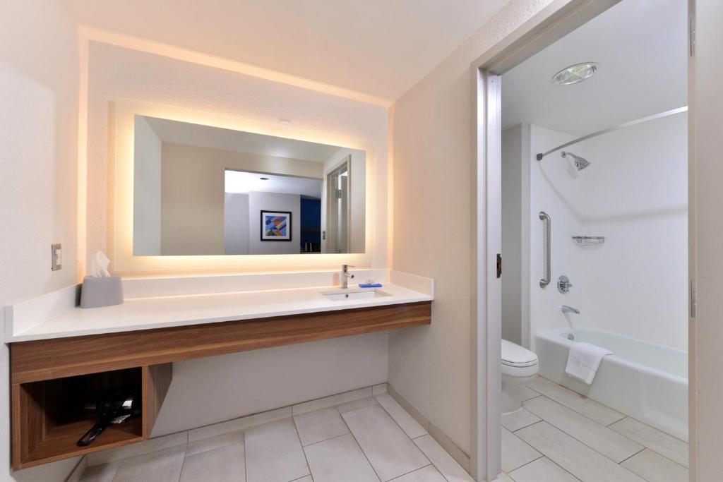 Holiday Inn Express Blowing Rock South, an IHG Hotel - Suite De Rey Ejecutivo