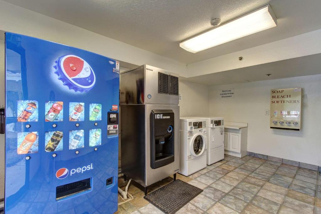 Motel 6-Amherst, OH - Cleveland West - Lorain photo