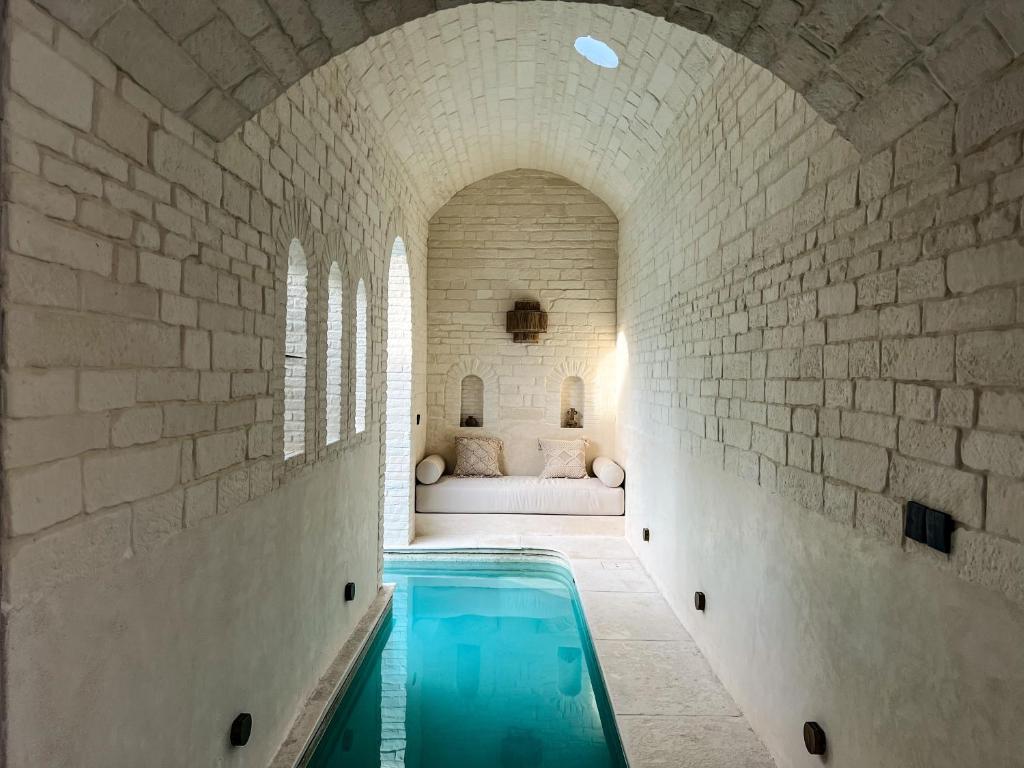 Bazén v ubytování Breathe Boutique Suites nebo v jeho okolí