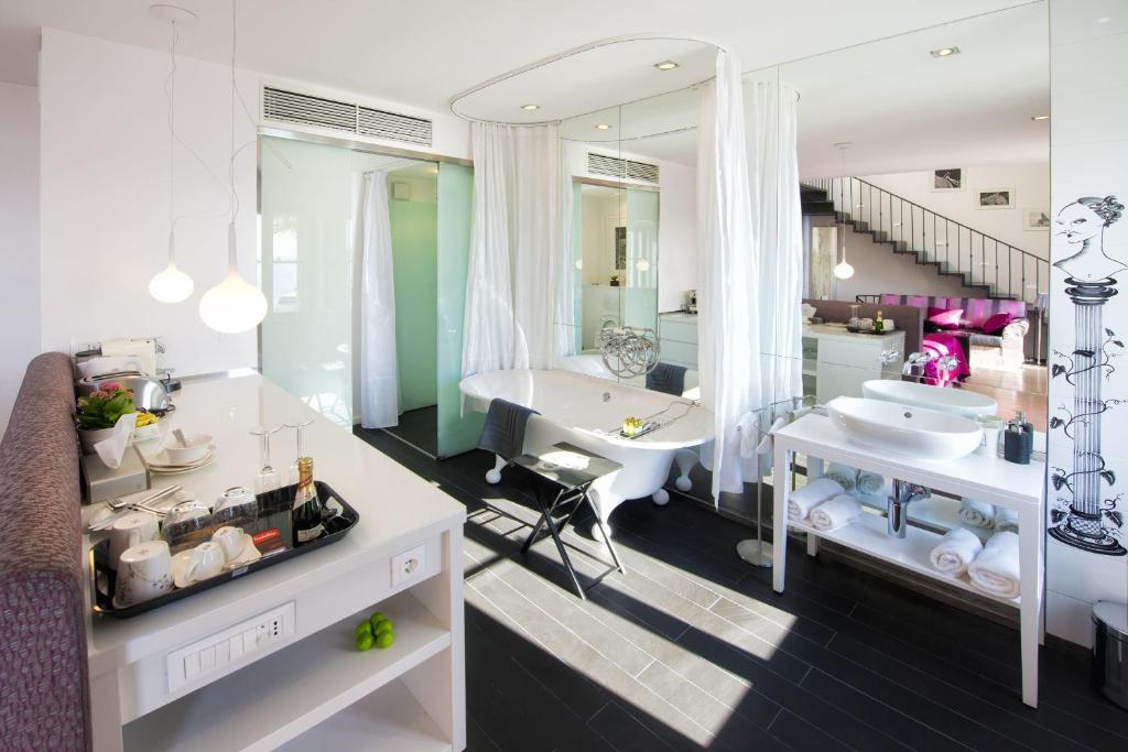 Area soggiorno di Riva Luxury Suites