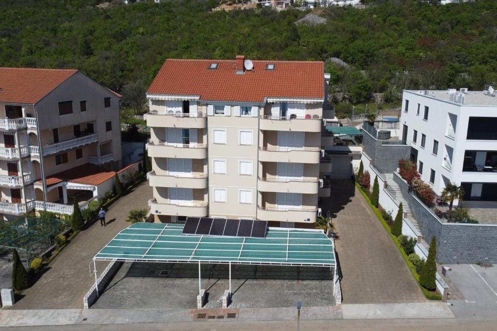 Budova, v ktorej sa apartmán nachádza
