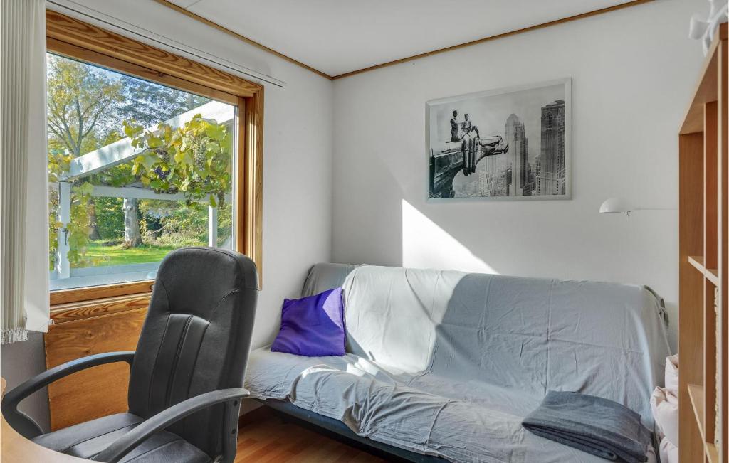 Posezení v ubytování 3 Bedroom Stunning Home In Højby