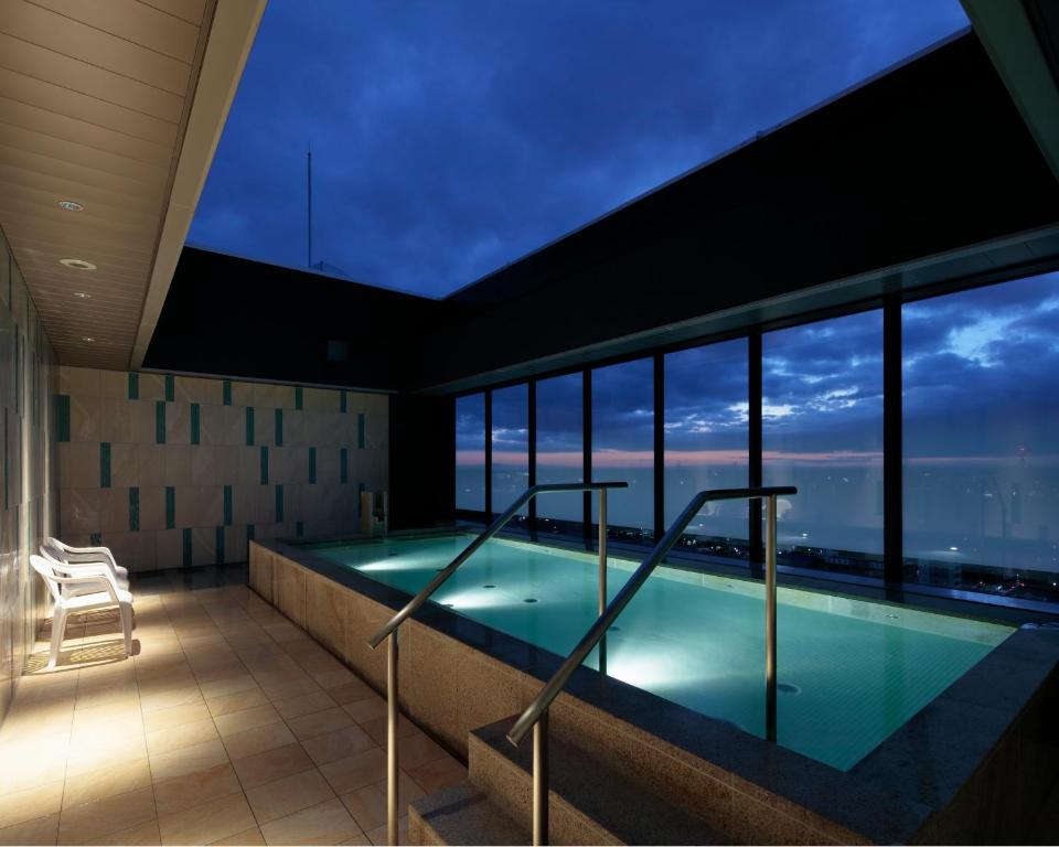 Bazén v ubytování Candeo Hotel Utsunomiya nebo v jeho okolí