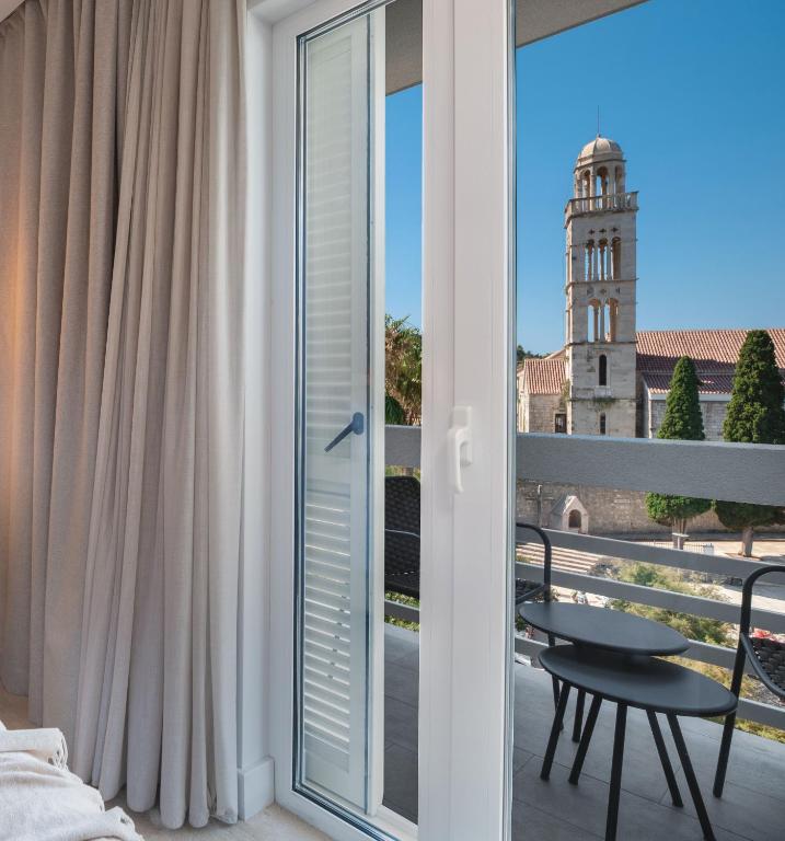 Balkón nebo terasa v ubytování Beach Bay Hvar Hotel