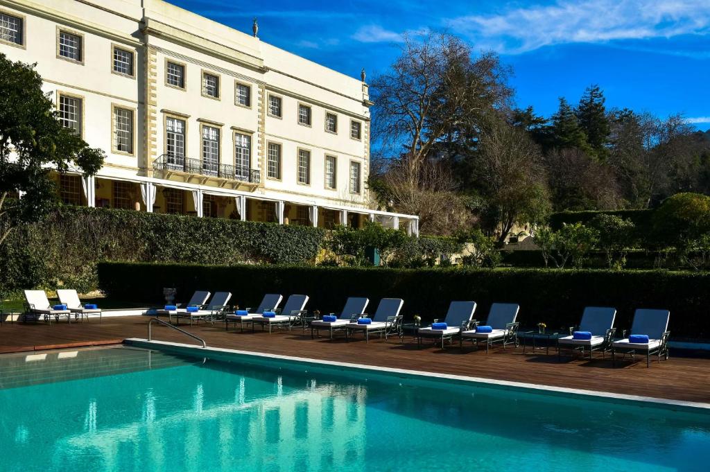 A piscina localizada em Valverde Sintra Palácio de Seteais - The Leading Hotels of the World ou nos arredores