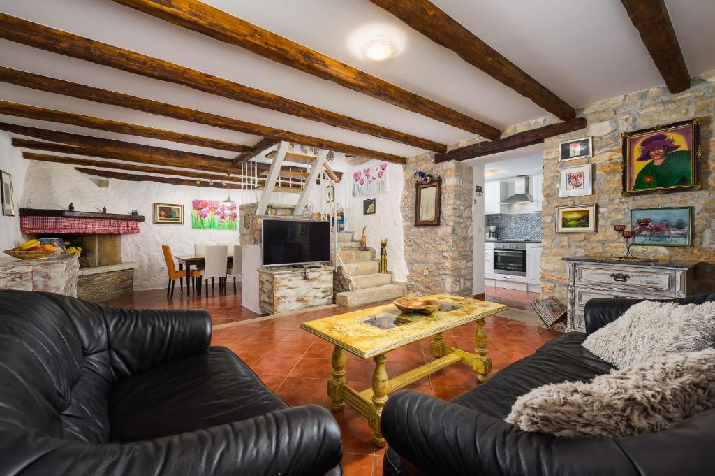 Telewizja i/lub zestaw kina domowego w obiekcie Casa Biguli