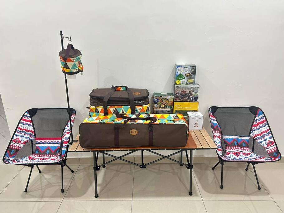 Posezení v ubytování Home of Camper 659 in Seremban (16-18Pax)