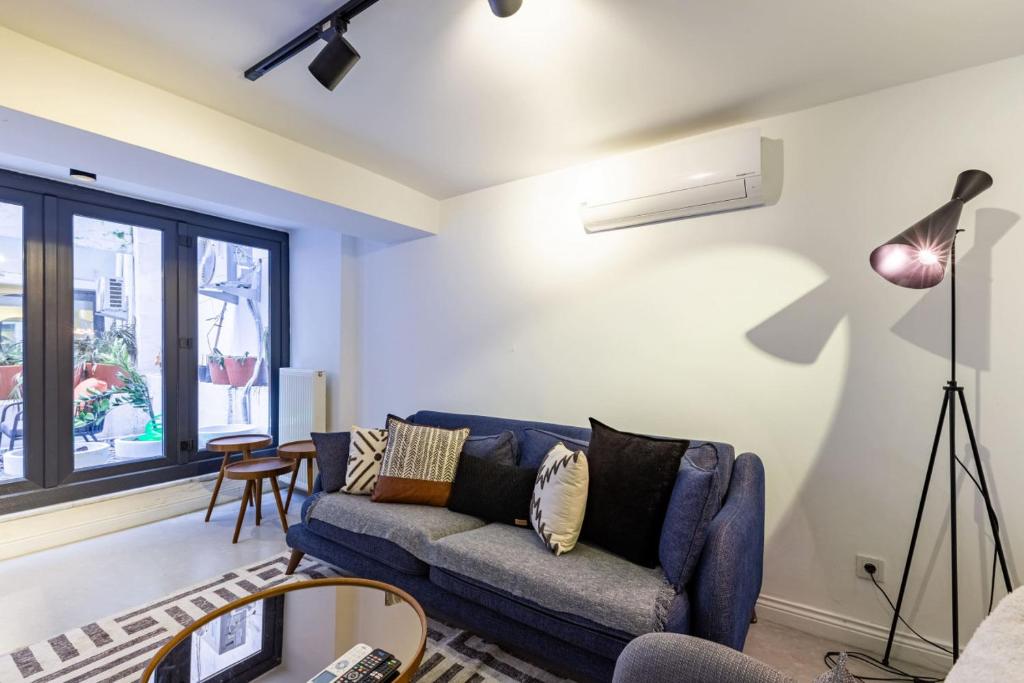 Excellent Flat with Lovely Backyard in Cihangir, Istanbul Updated