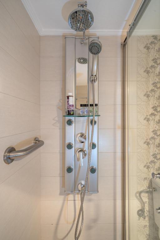 Kúpeľňa v ubytovaní Relaxing 1bd apt. w/private balcony