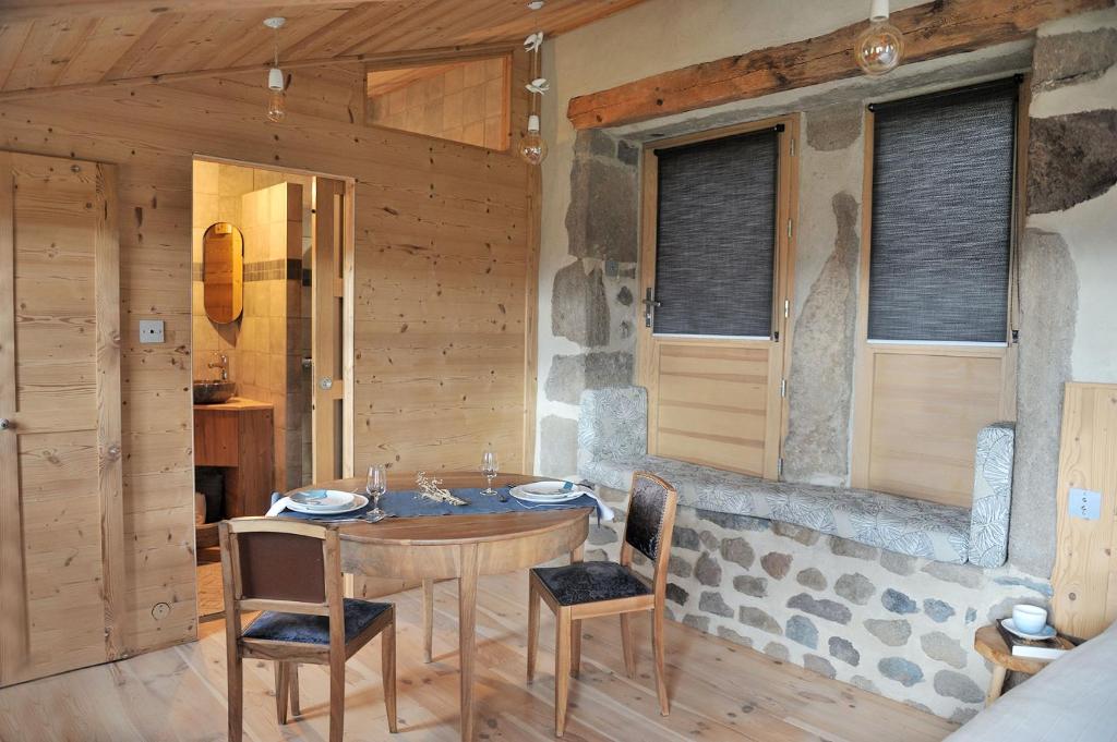 Posedenie v ubytovaní Chambre d'hôtes privative Au creux du nid