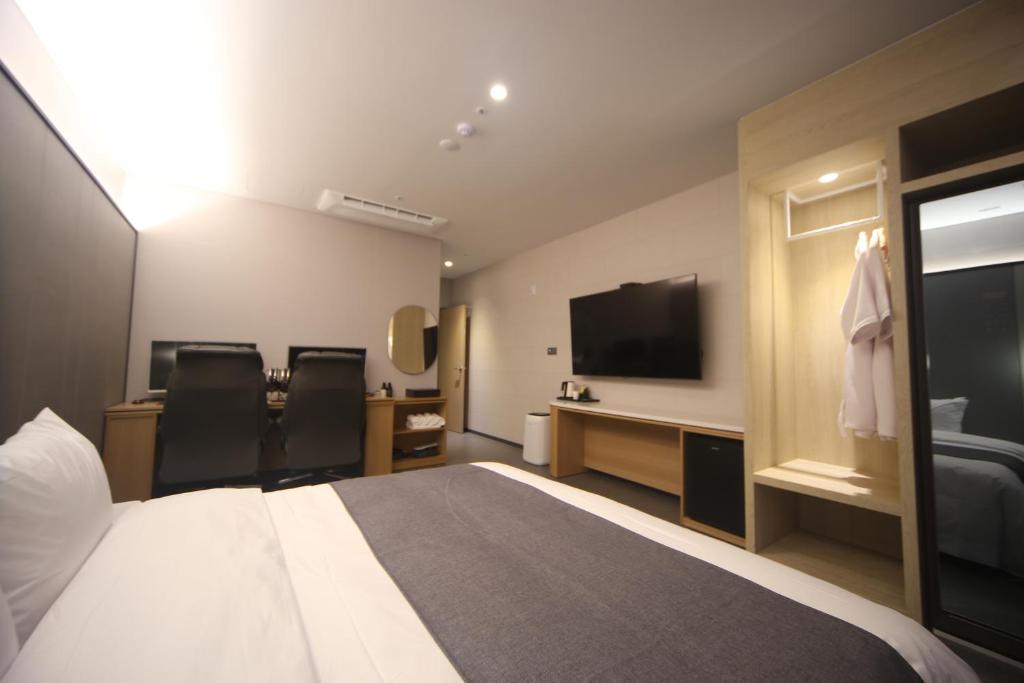 Hound Hotel Junggwan - Chambre Reine Avec Balcon