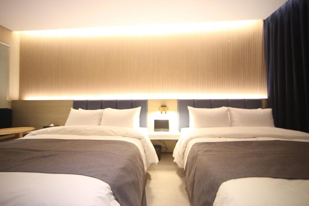 Hound Hotel Junggwan - Salle Jumelle Avec Balcon