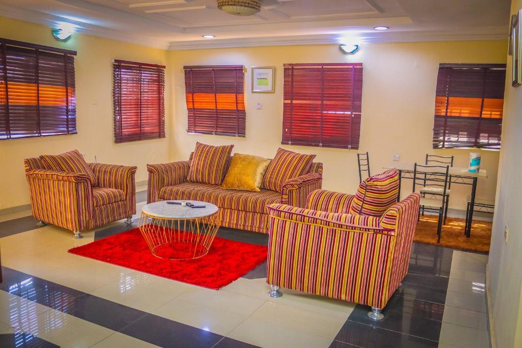 Sherifat's Lodge - Housity