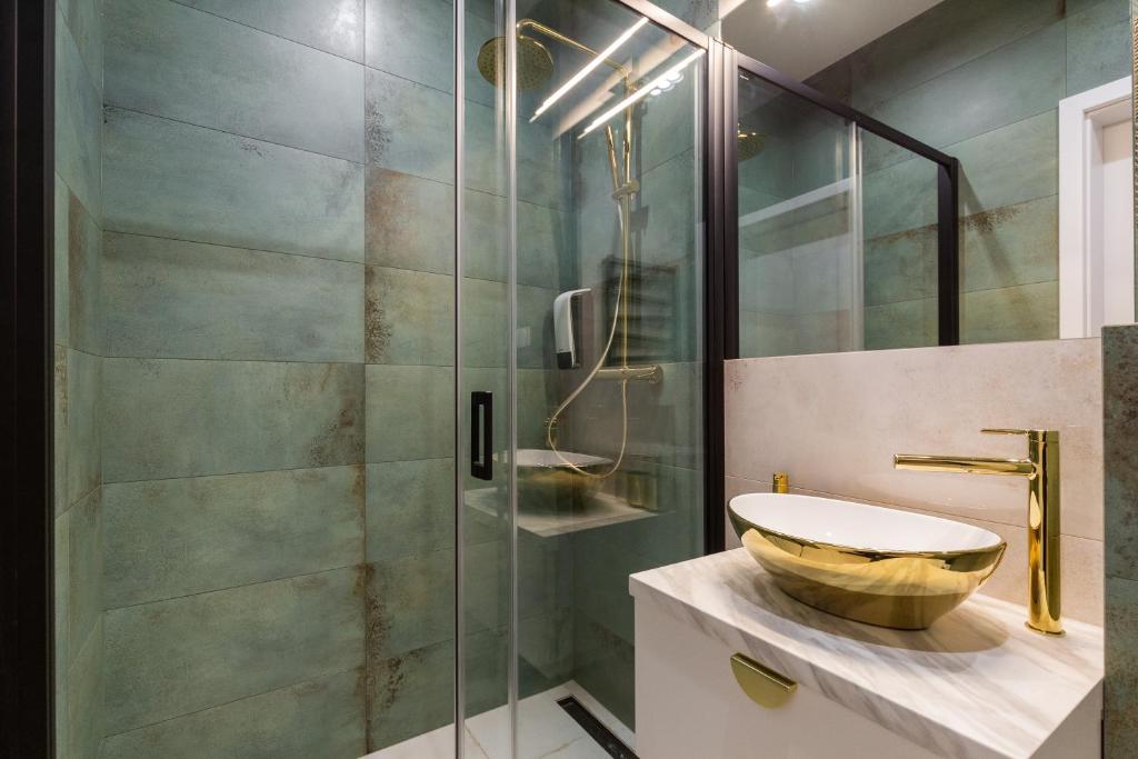 Oro Apartments - One-Bedroom Apartment