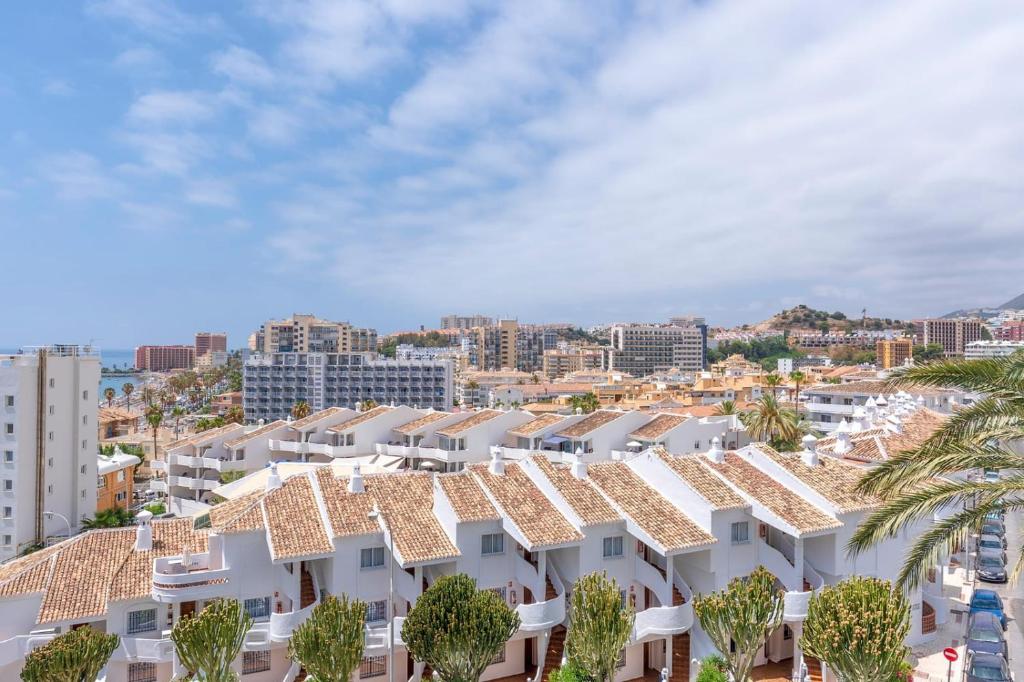 Lovely Home Benalbeach - Piscinas, playa y vistas al mar ...