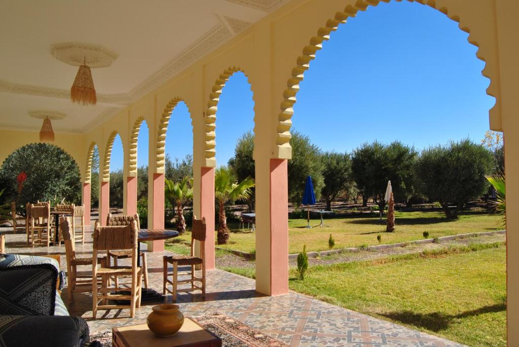 Ein Garten an der Unterkunft Guest House Qodwa