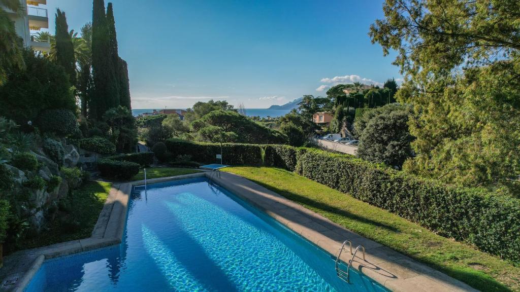 Swimmingpoolen hos eller tæt på Sublime appartement vue mer