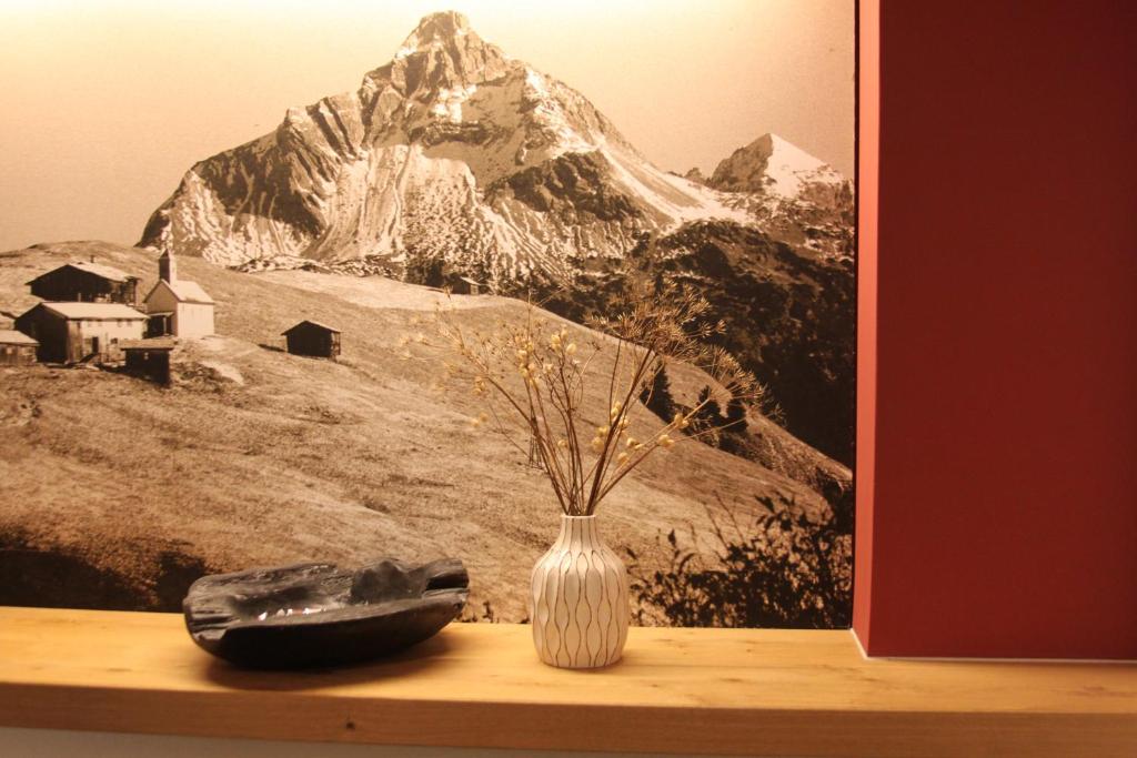 A general mountain view or a mountain view taken from Az apartmant