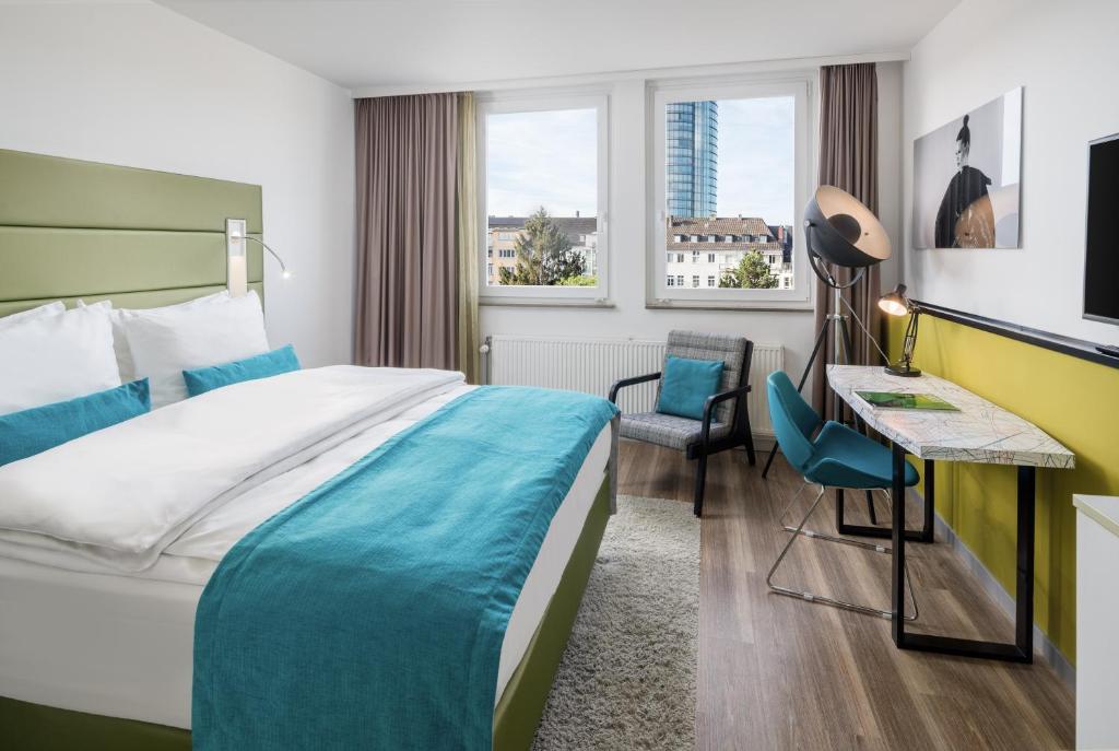 Hotel Indigo - Dusseldorf - Victoriaplatz by IHG - Resim 23