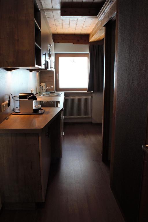 A kitchen or kitchenette at Haus Biberkopf