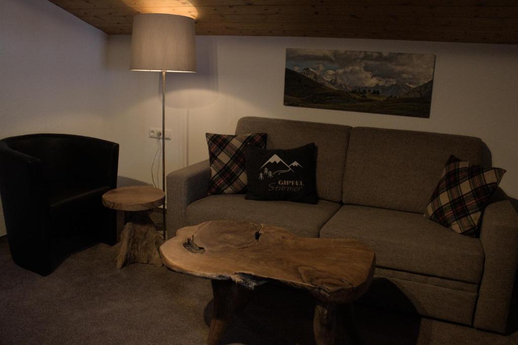 A seating area at Haus Biberkopf