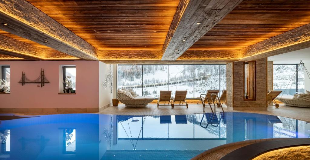 Bazén v ubytování Kesselspitze Hotel & Chalet, Valamar Collection nebo v jeho okolí
