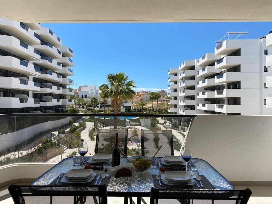 Moderno apartamento a 500 m de la playa, Arenales del Sol ...