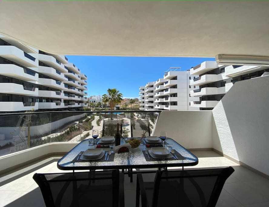 Moderno apartamento a 500 m de la playa, Arenales del Sol ...