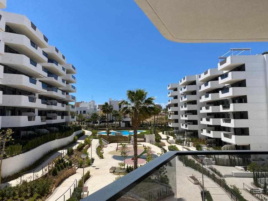 Moderno apartamento a 500 m de la playa, Arenales del Sol ...