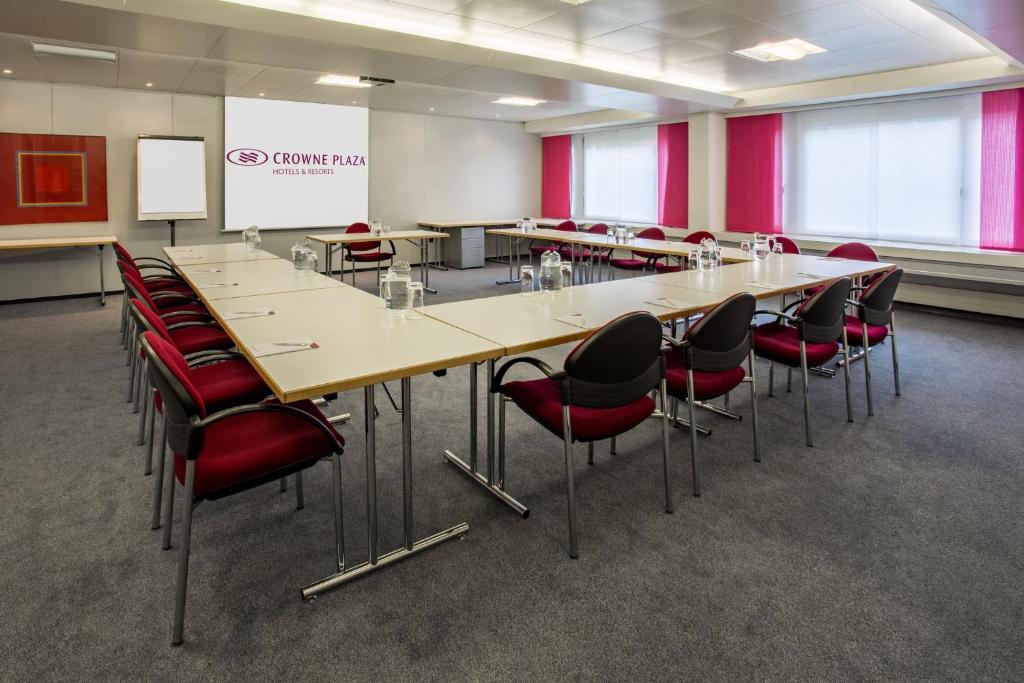 Crowne Plaza Zürich by IHG - Resim 44