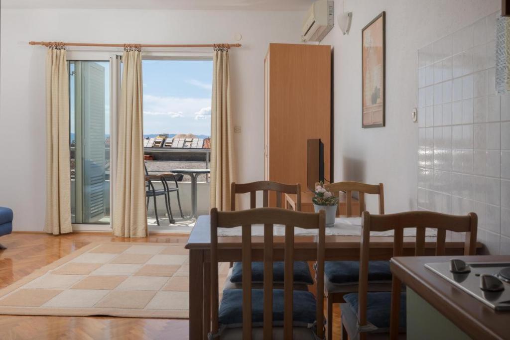 Posedenie v ubytovaní Apartmani Vela
