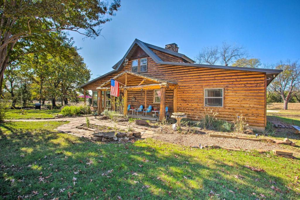 Caddo Log Cabin Retreat with Updated Interior!, Caddo Updated 2023 Prices