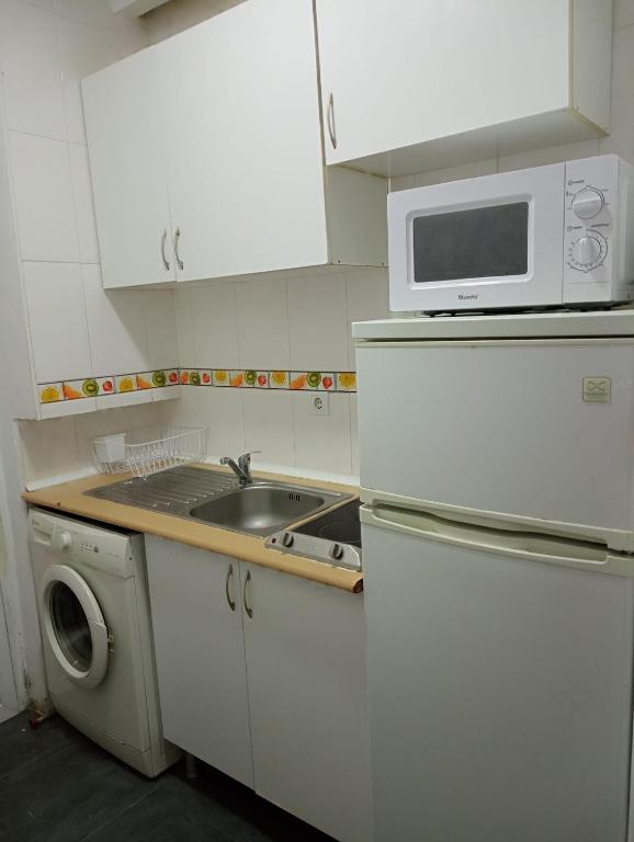 Kuchyň nebo kuchyňský kout v ubytování Apartamento cerca de Goya con 2 dormitorios