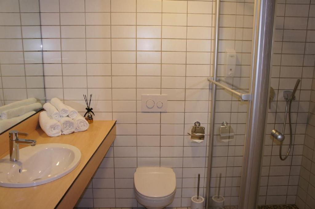 Koupelna v ubytování Zaliasis slenis - Self check-in hotel - Free parking
