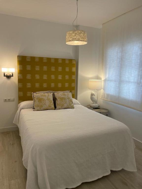 Postel nebo postele na pokoji v ubytování Piso en Fuengirola Castillo Sohail