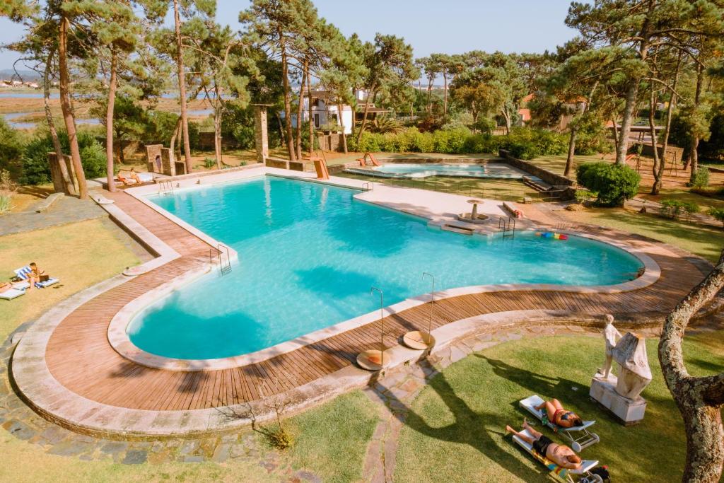Bazén v ubytování Parque do Rio Ofir Hotel nebo v jeho okolí