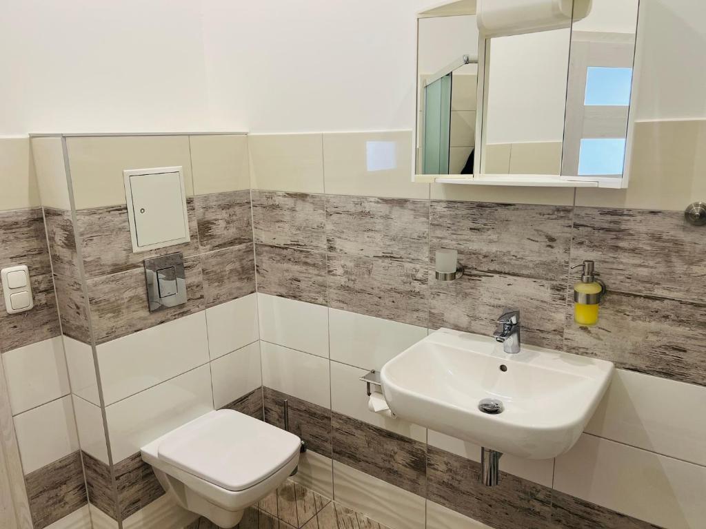 M&M Hotel - Harburg - Resim 8