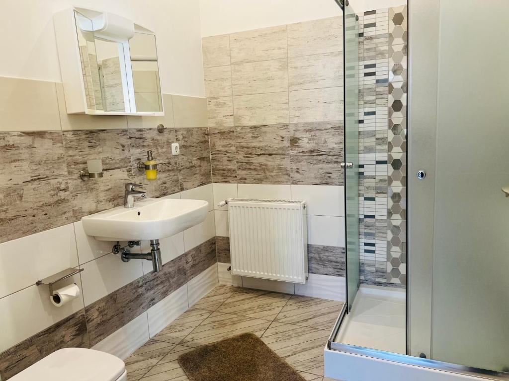 M&M Hotel - Harburg - Resim 3