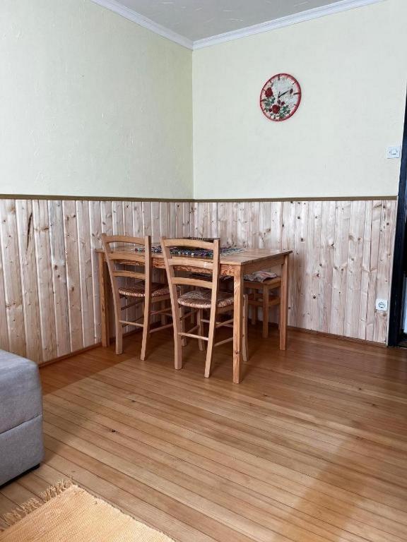 Posedenie v ubytovaní Apartment Monte Rosa
