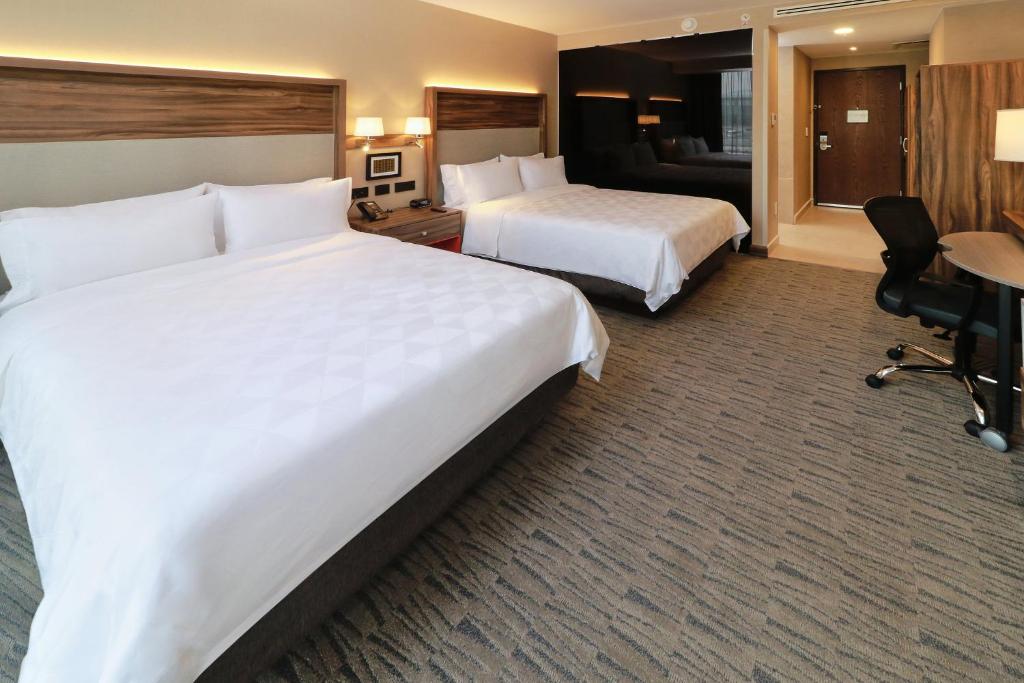 Holiday Inn & Suites - Mexico Felipe Angeles Airport by IHG - Premium Queen Room With Two Queen Beds And Balcony
