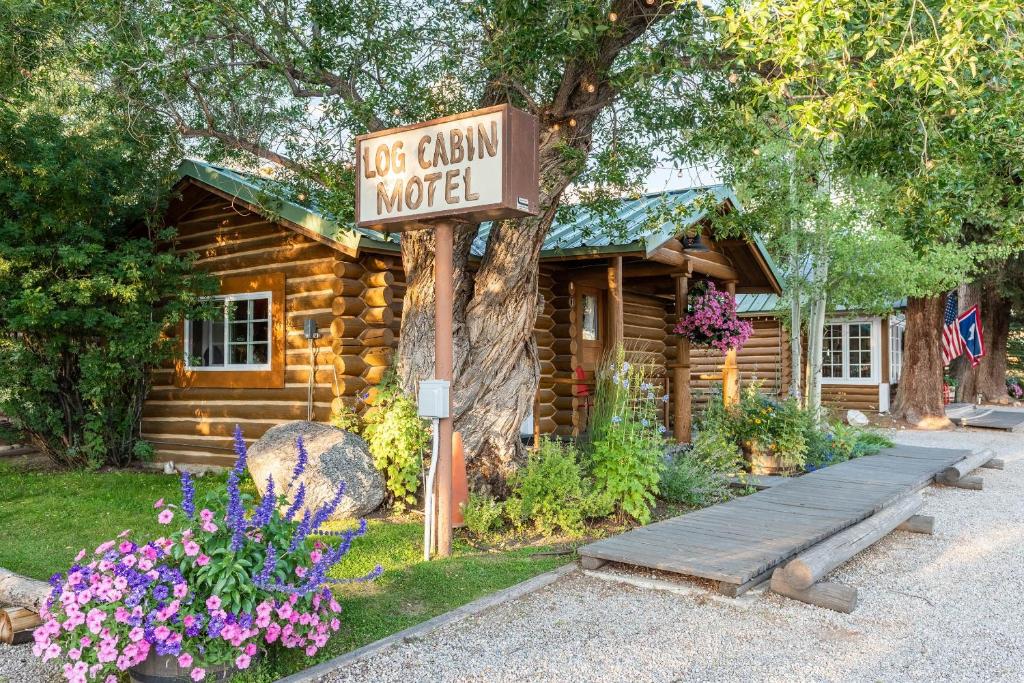 Zahrada ubytování Log Cabin Motel