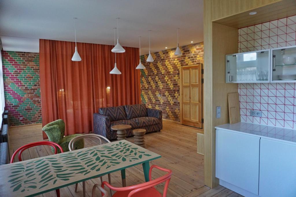 Kolorowy apartament A9 Katowice Nikiszowiec, Катовице (актуальные цены ...