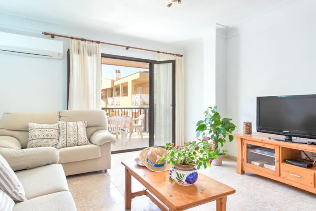 Televízia a/alebo spoločenská miestnosť v ubytovaní G2 Práctico Apartamento en Mallorca cerca de las mejores playas